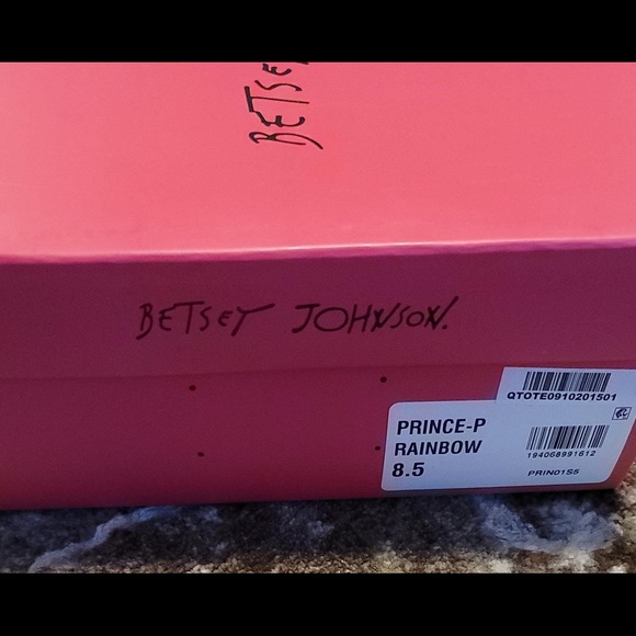 Heels - Picture 2 of 2